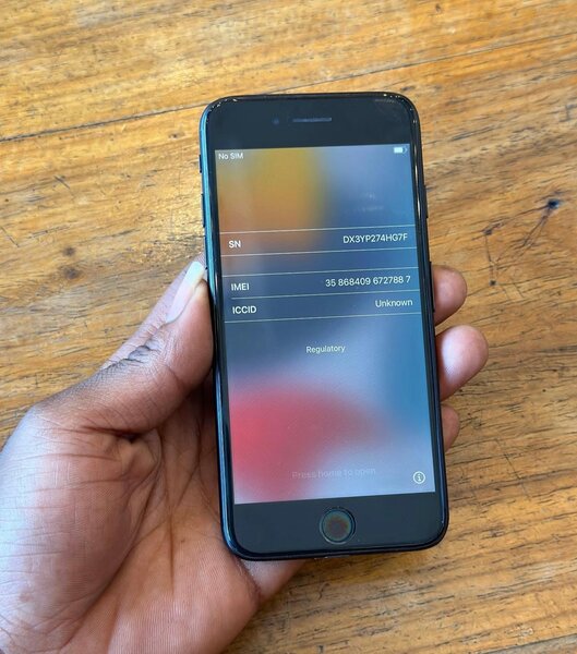 IPhone 7 32 GB used from UK