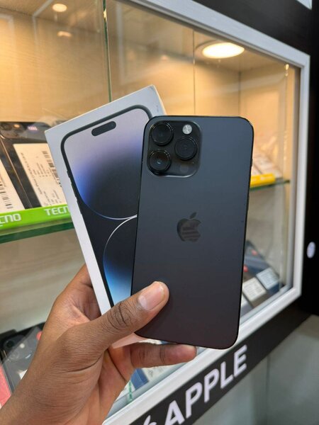 iPhone 14 Pro max 128go quasi neuf avec son carton