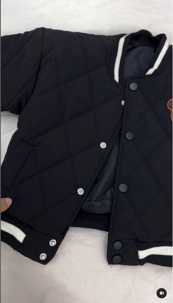 Тройка  Куртка в черном цвете Водолазка флисовая Джинсы ткань вельвет , цвет хаки