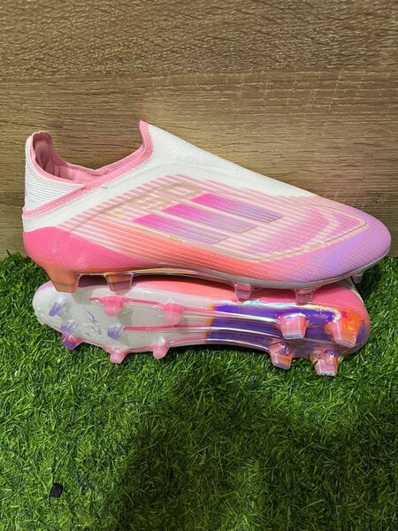 Chaussures de football élégantes