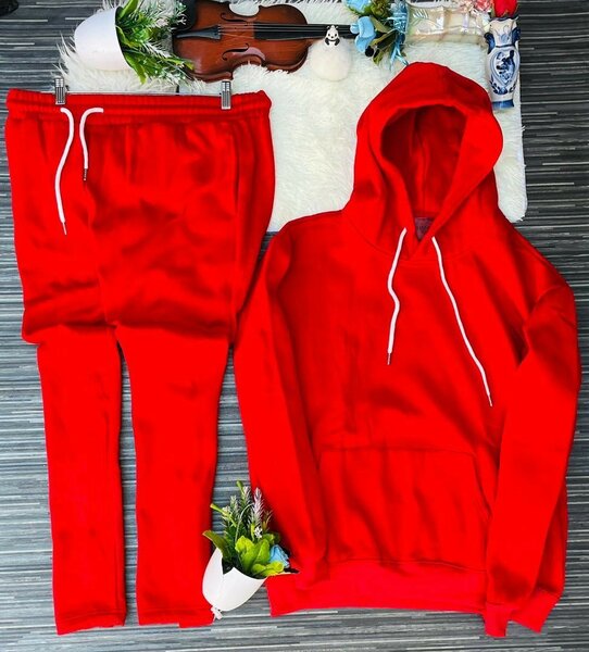 Ensemble de jogging rouge