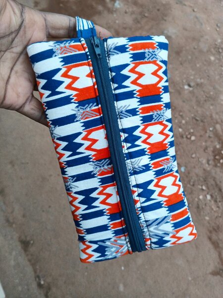 Pochette colorée à motifs