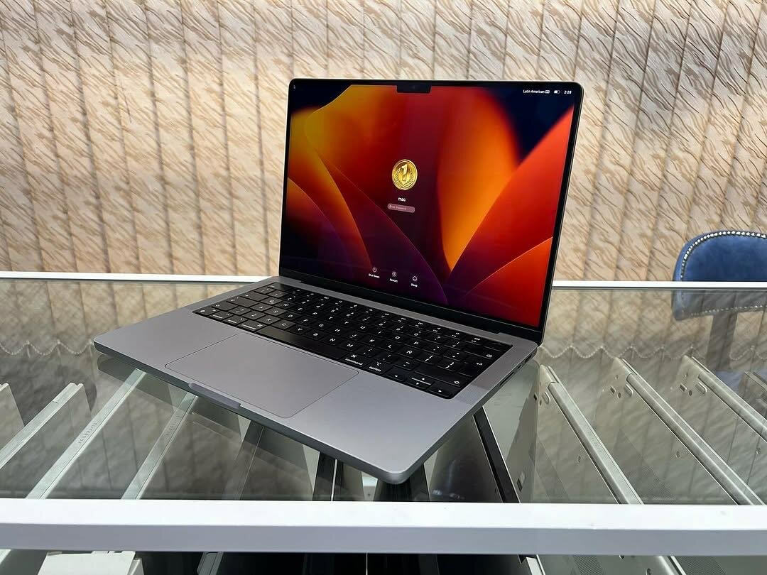 MACBOOK PRO 2021 - 14 POUCES - 16Go RAM - 512Go SSD - M1 Pro