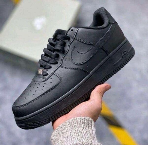 Baskets noires en cuir élégantes