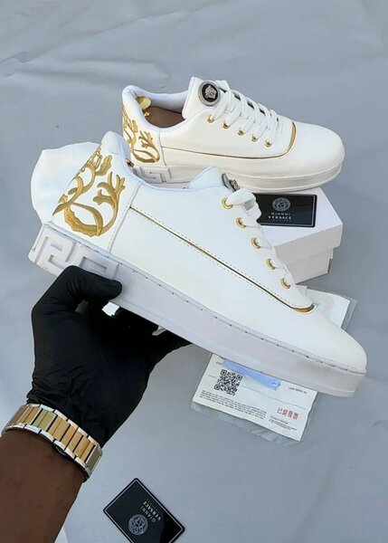 Sneakers blancs luxe dorés