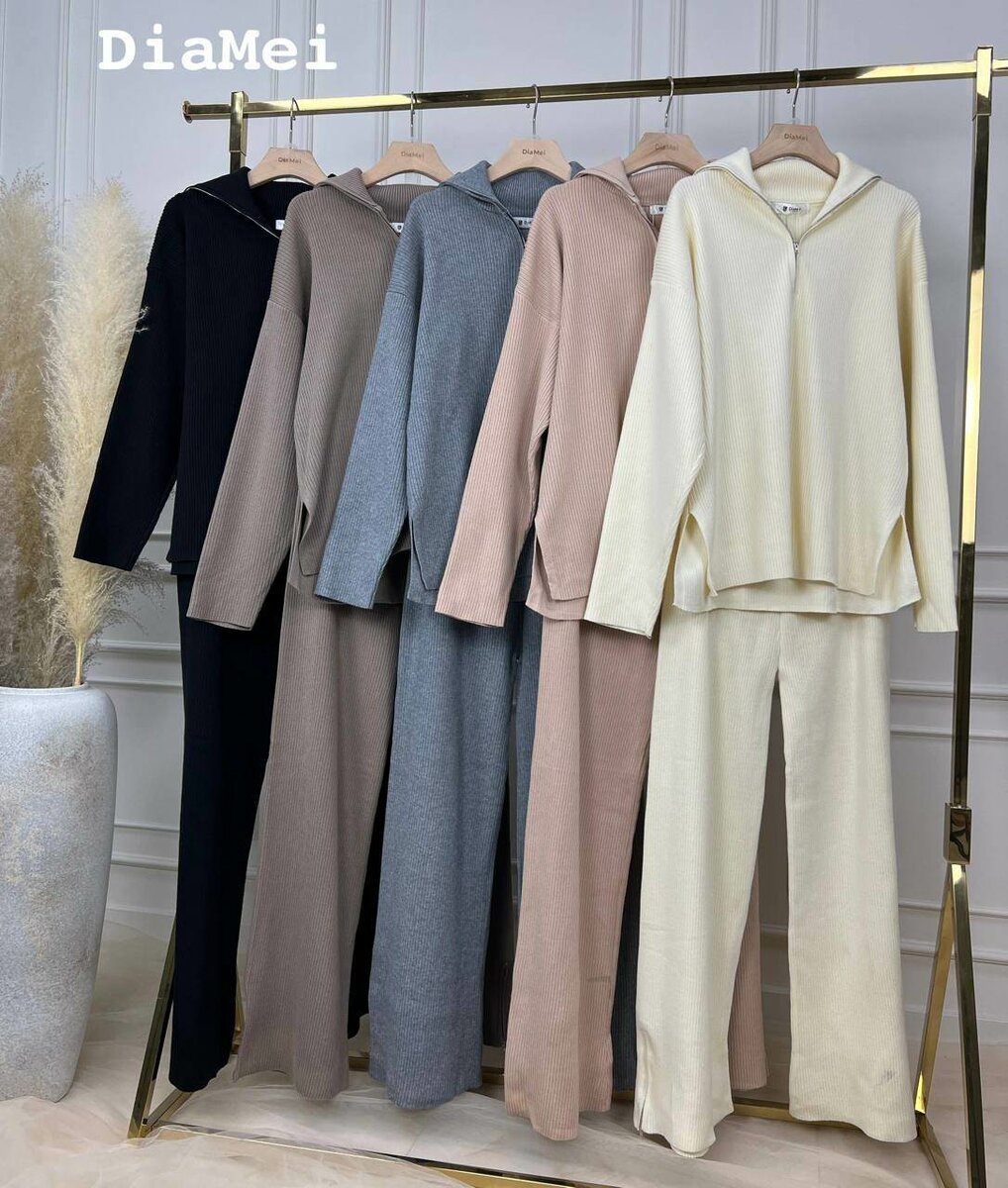 Трикотажные двойки с брюками и верхом на полу-молнии