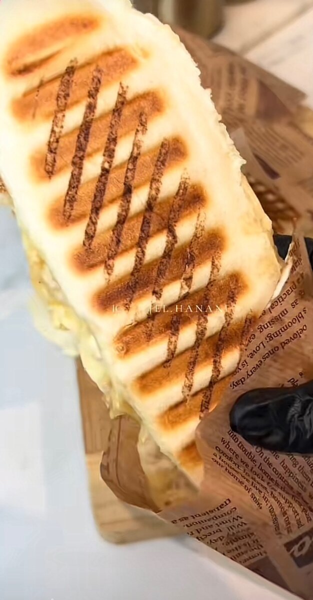 Paninis grillés au fromage