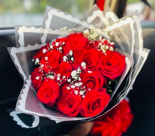 Bouquet de roses rouges vibrantes