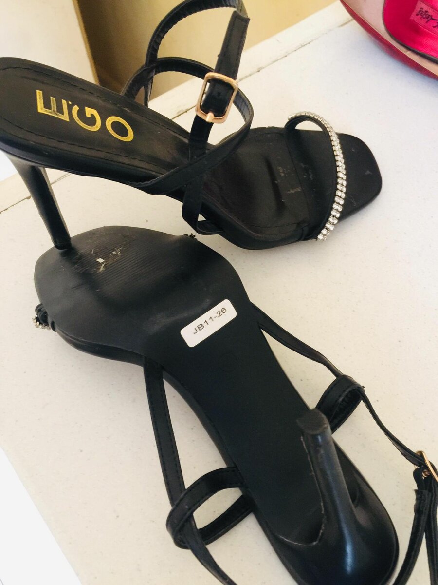 Black heels size 40