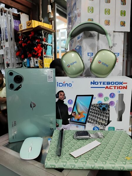 iDino notebook Action