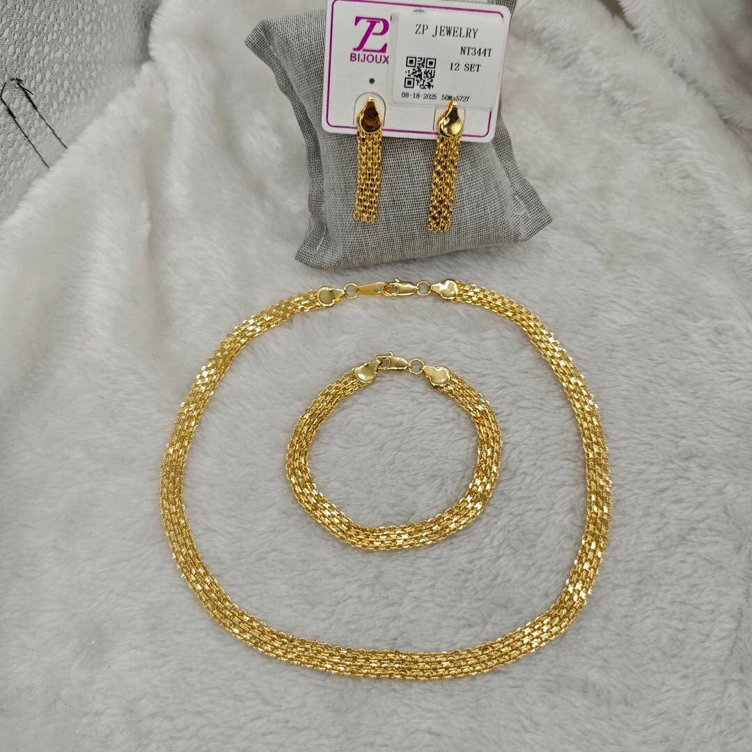 Elegant Gold Jewelry Set
