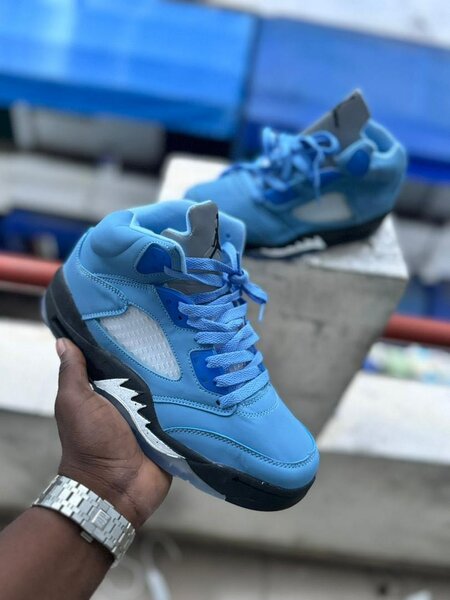 Jordan,Noike,New balance,Timberland,Balanciaga