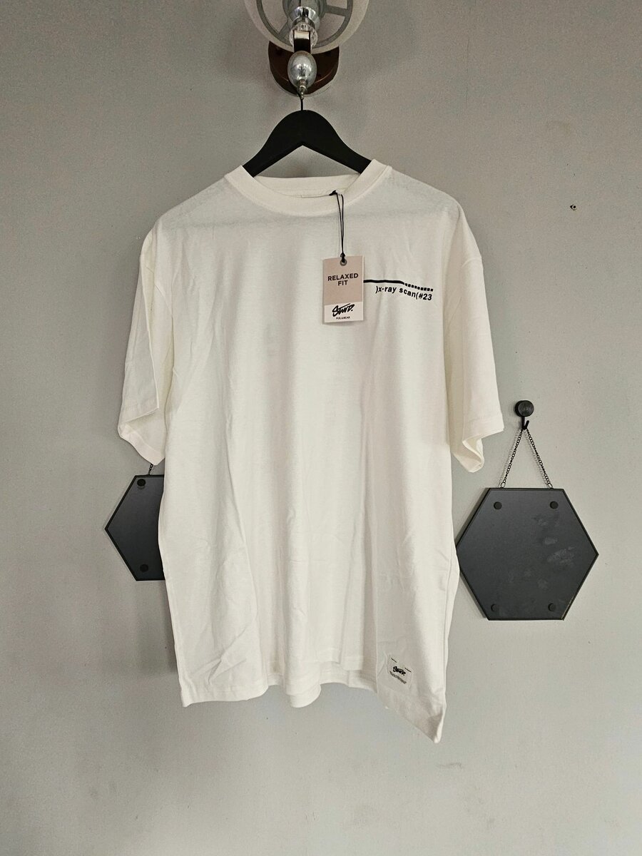 Pull and Bear Blured vision Tee