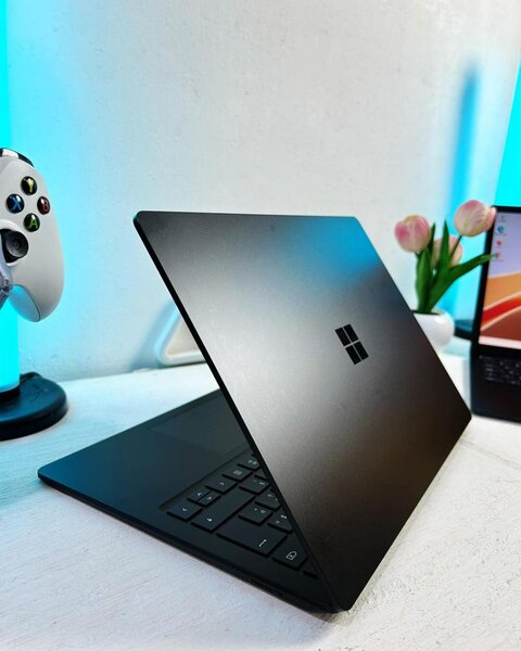 Microsoft surface laptop 3 i7