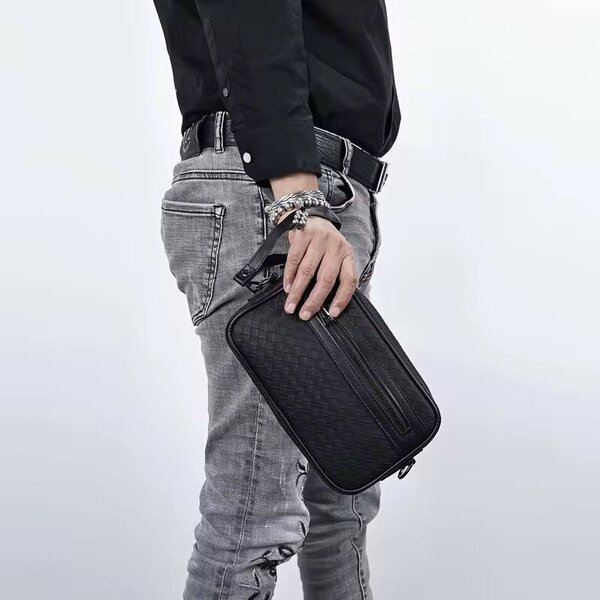 Sacoche en cuir tressé