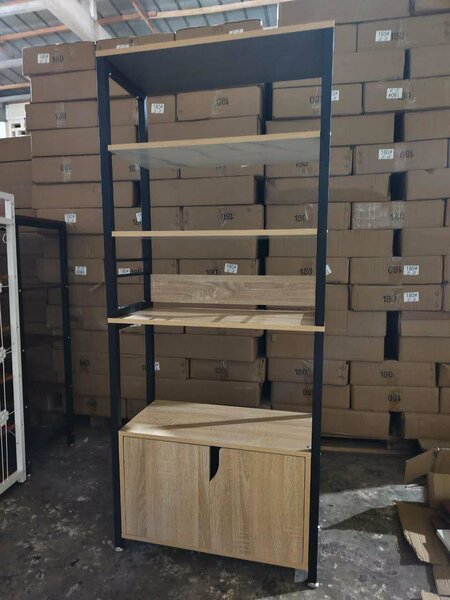 Étagère en bois moderne