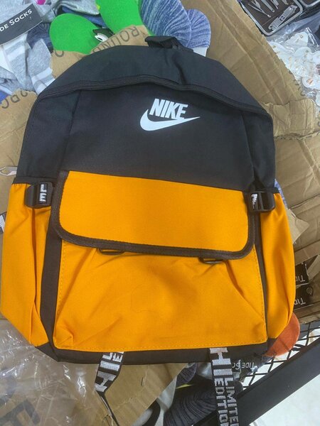 Sac à dos Nike stylé jaune