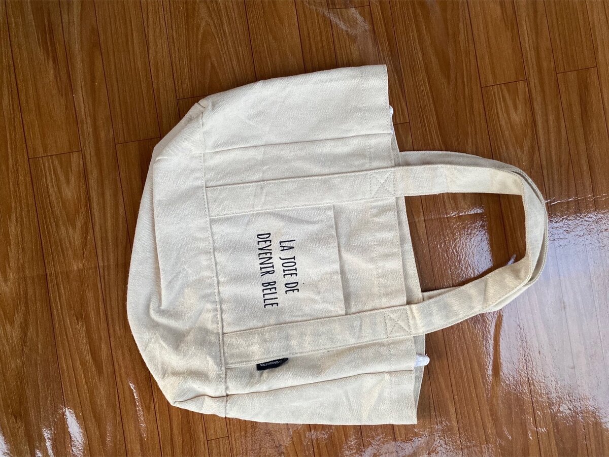 Tote bag