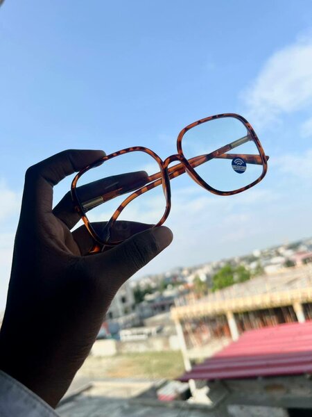 Lunettes de soleil UV élégantes