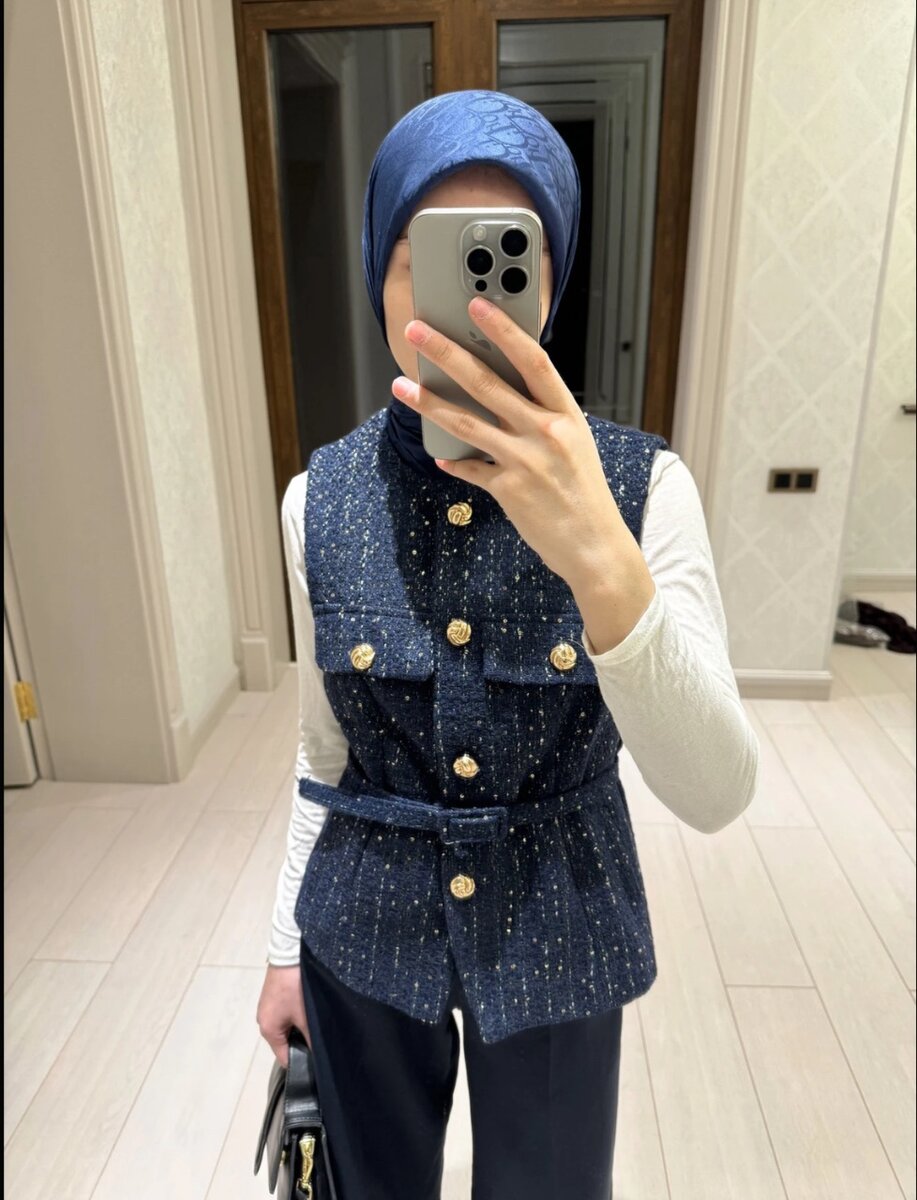 Твидовая жилетка