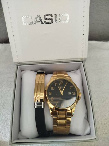 Montre casio avec bracelet et