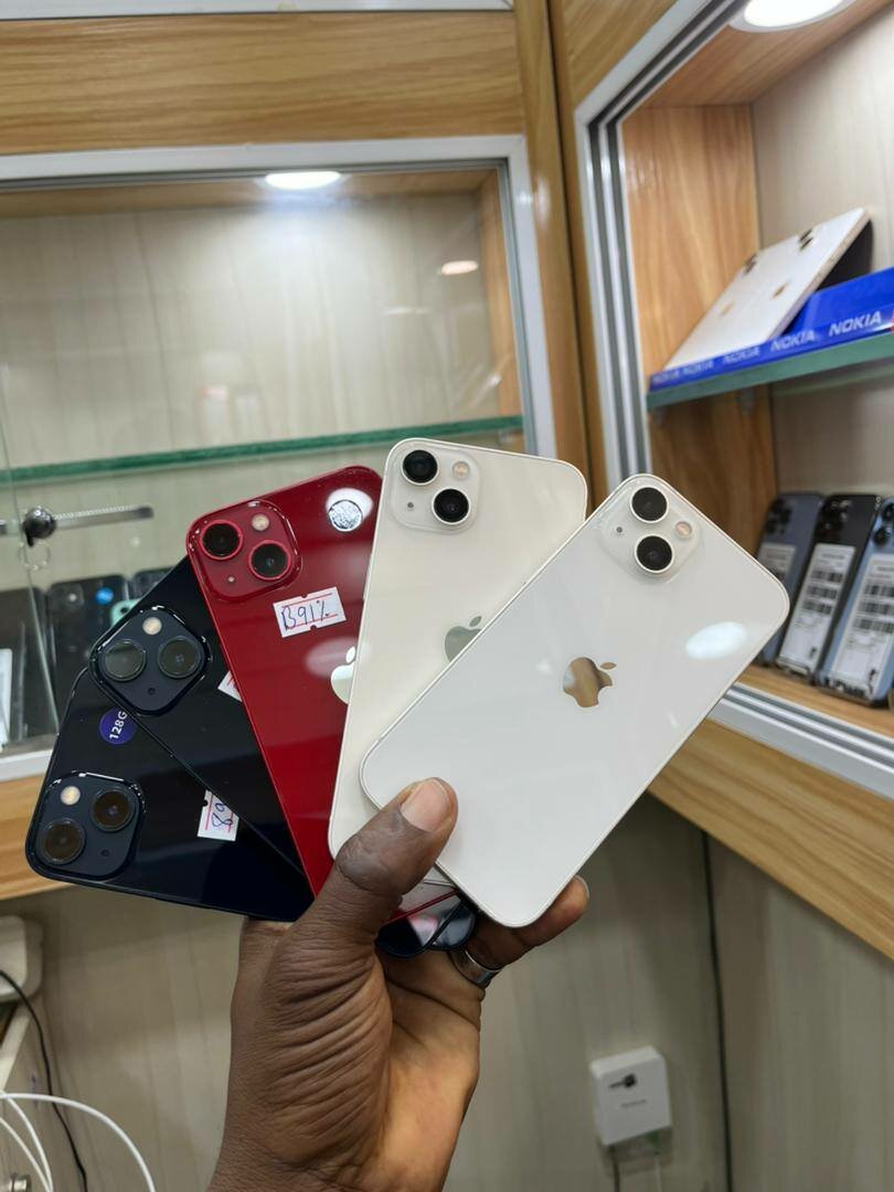 Iphone 13 simple casi 128GB.