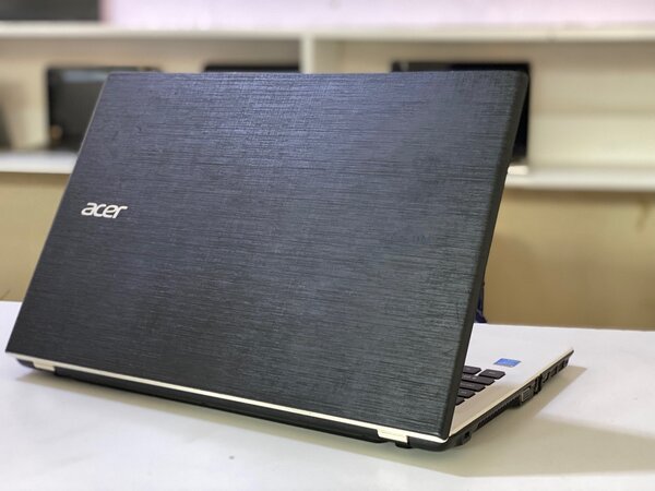 ACER CORE I3 LAPTOP  GOING CHEAPLY K2999 ONLY