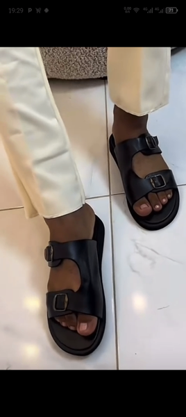 Sandales noires confortables