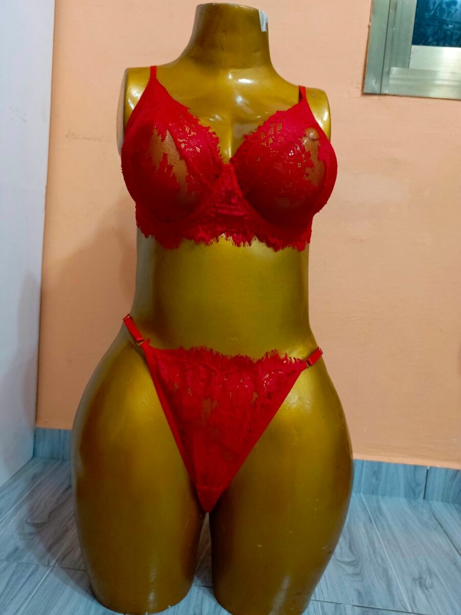 Ensemble lingerie rouge dentelle