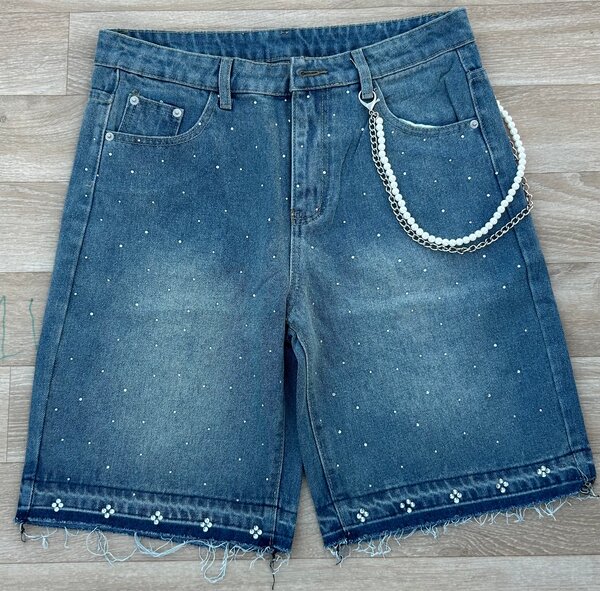 Short en denim perlé tendance