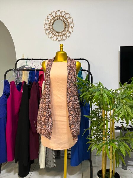 Robe élégante sans manches