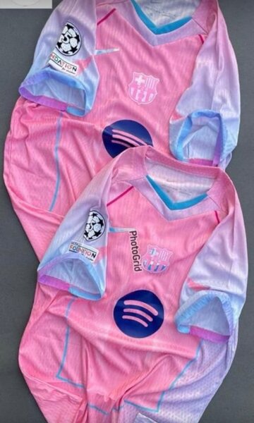 Maillot de football rose