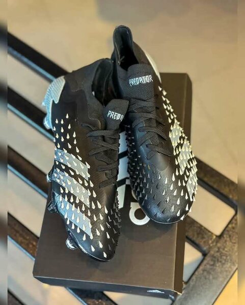 Adidas predator