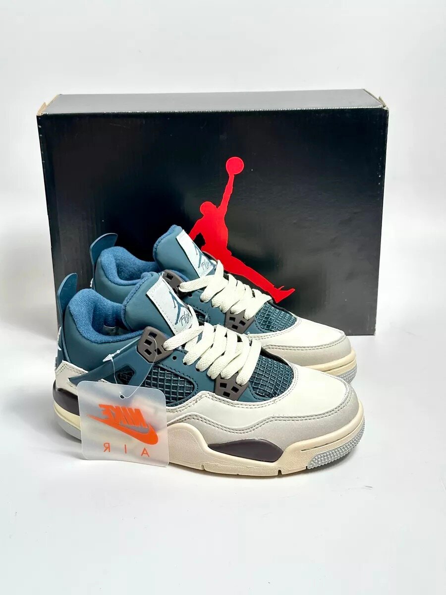 Air Jordan 4 Retro