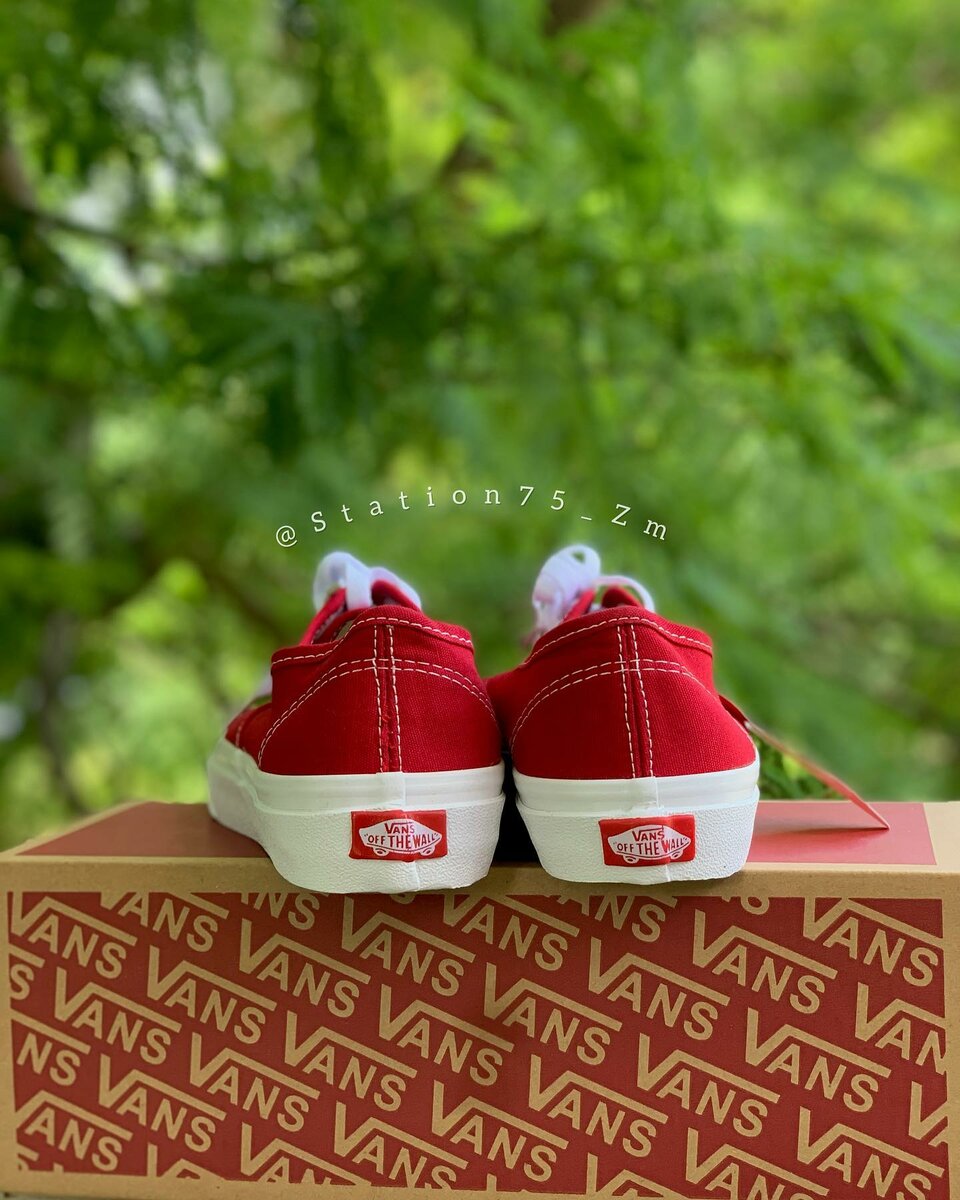 Classic Vans Red Era 