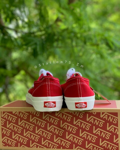 Classic Vans Red Era 