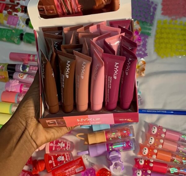 Rouges à lèvres NYX variés