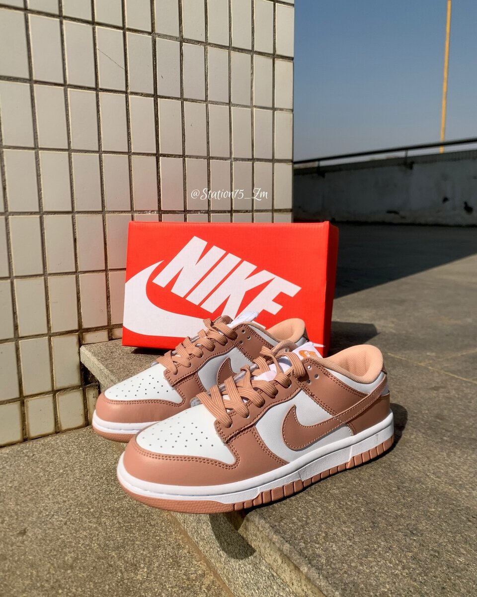 Nike SB Dunks Low Rose Whispers