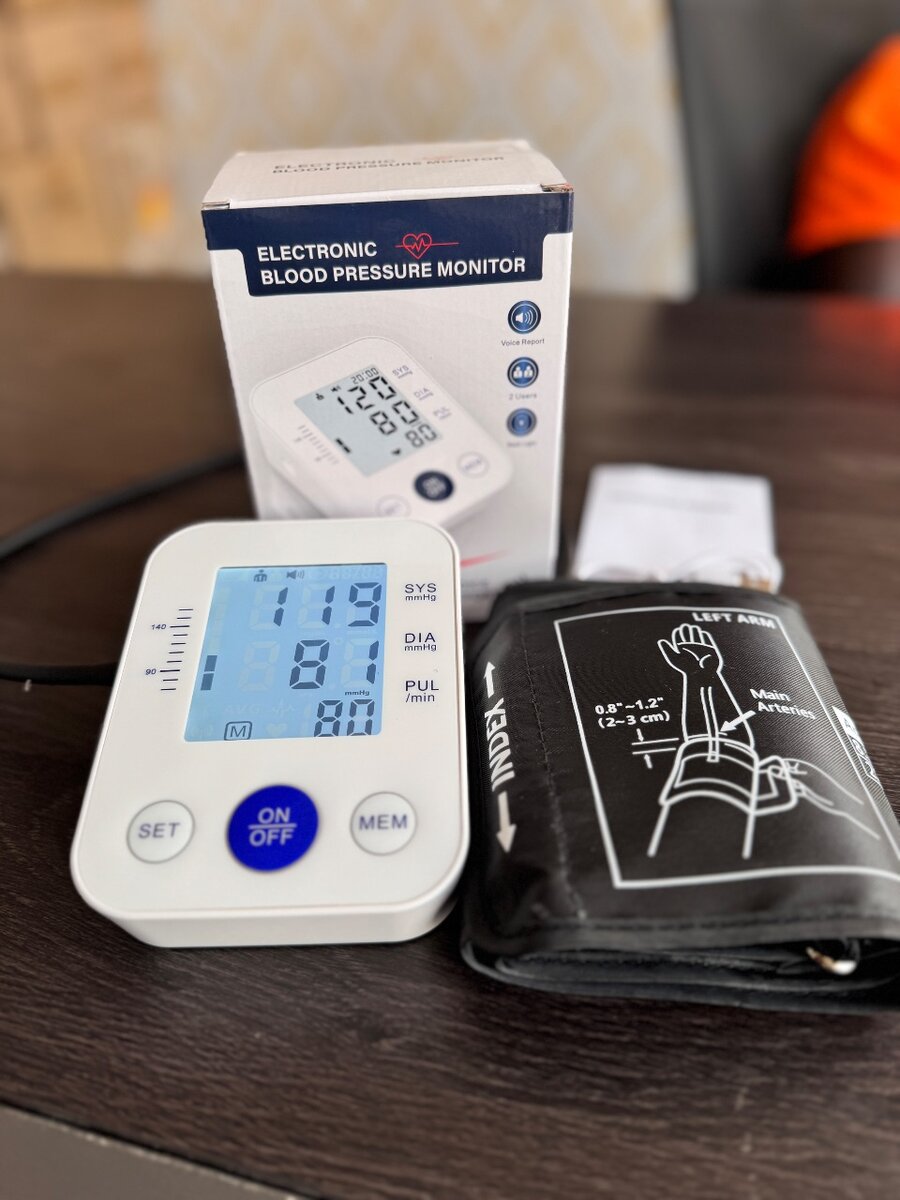 Bp monitor with large cuff and backlight