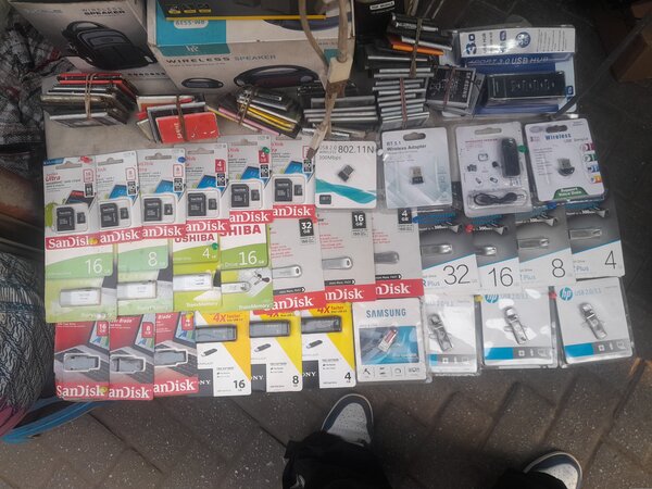 Flash Drives & Memory Cards