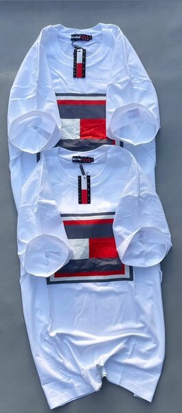 T-shirt blanc à motif graphique