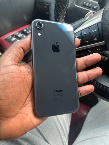 Iphone XR (64gig)