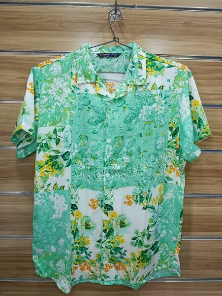 Chemise à motifs colorés