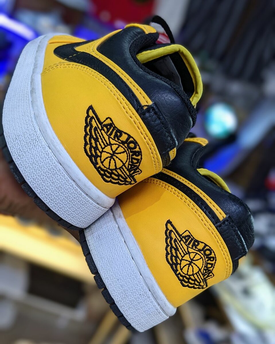 Air Jordan 1 Low University Gold/Black-White