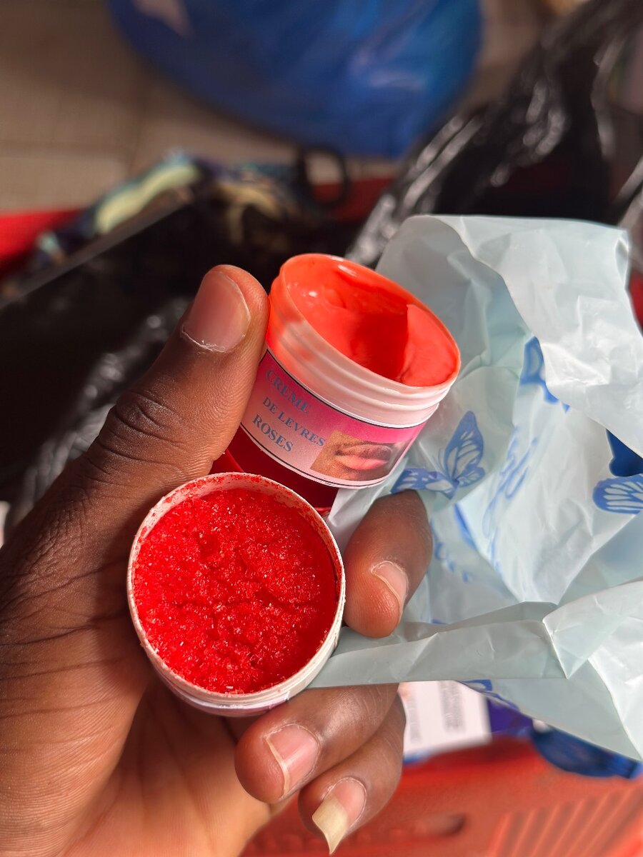 Crème et gommage de levre rose