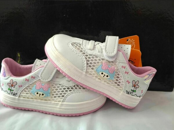 Baskets enfant design blanc rose