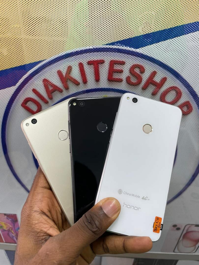 PROMO HUAWEI HONOR 8Lite (QUASI NEUF)