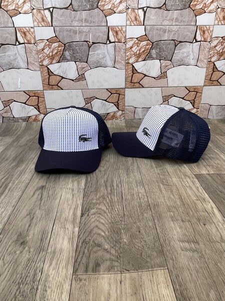 Casquette marine en mesh