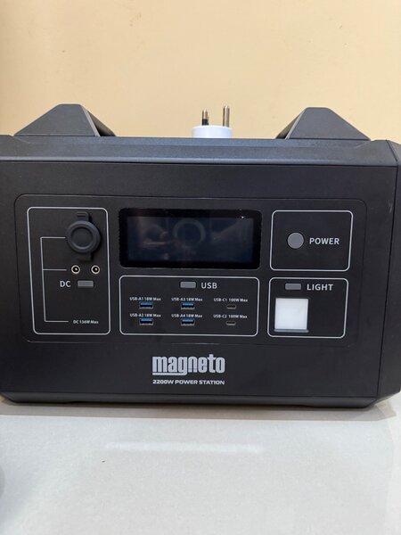 Magneto Portable powerstation.