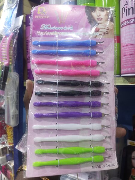 Outils de Manucure Précision